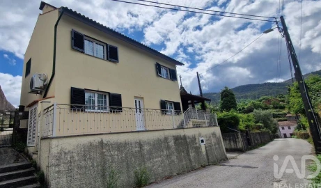 Moradia T3 para Venda em Oliveira de Frades, Souto de Lafões e Sejães