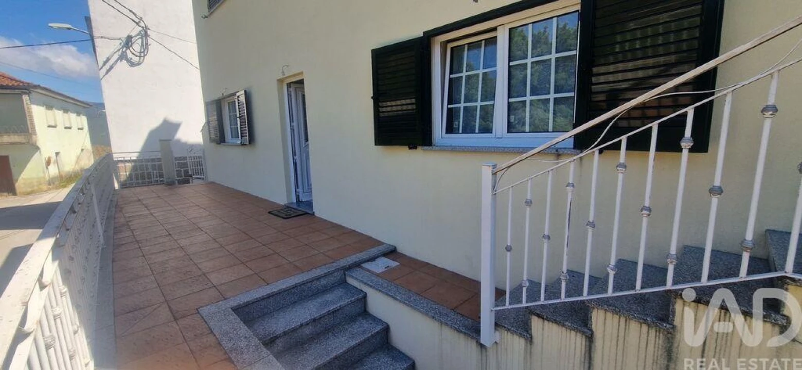 Moradia T3 para Venda em Oliveira de Frades, Souto de Lafões e Sejães Foto 3