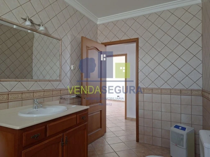 Moradia T4 para Venda em Almodôvar e Graça dos Padrões Foto 19