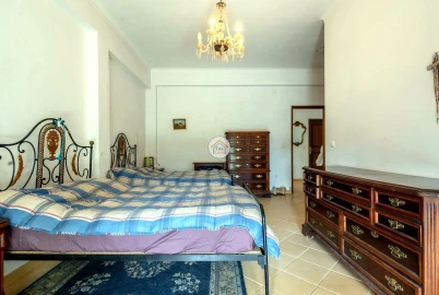 Quinta T6 para Venda em Igreja Nova e Cheleiros