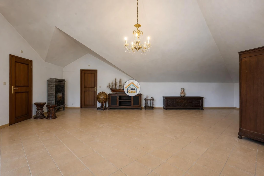 Quinta T6 para Venda em Igreja Nova e Cheleiros Foto 26