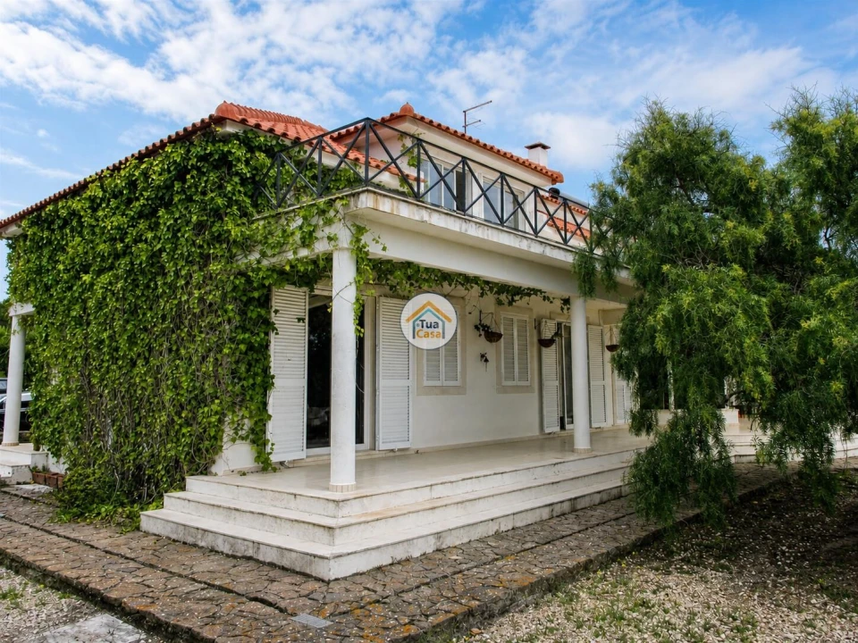Quinta T6 para Venda em Igreja Nova e Cheleiros Foto 3