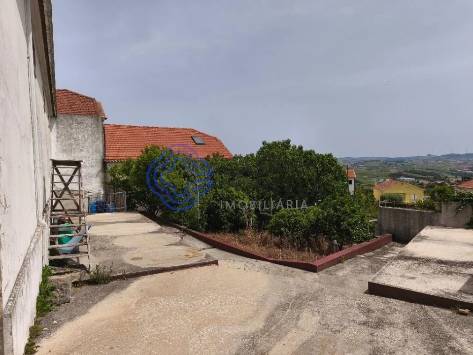 Armazém para Venda em Carvoeira e Carmões Foto 10