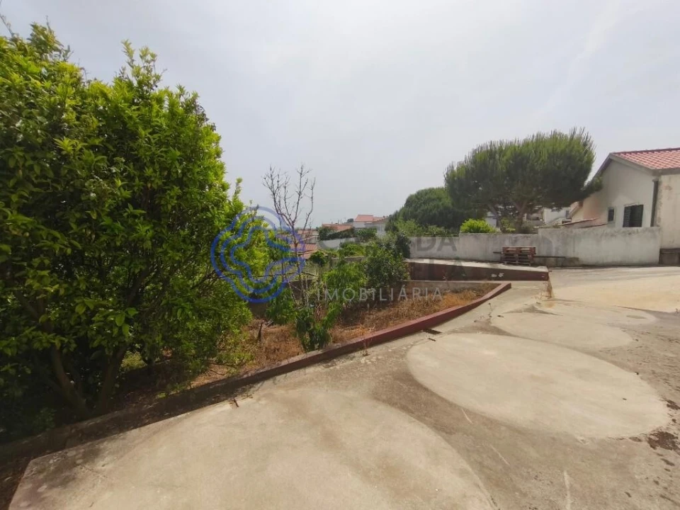 Armazém para Venda em Carvoeira e Carmões Foto 14