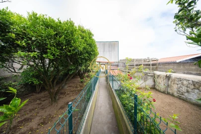 Moradia T3 para Venda em Ponta Delgada (São Pedro)