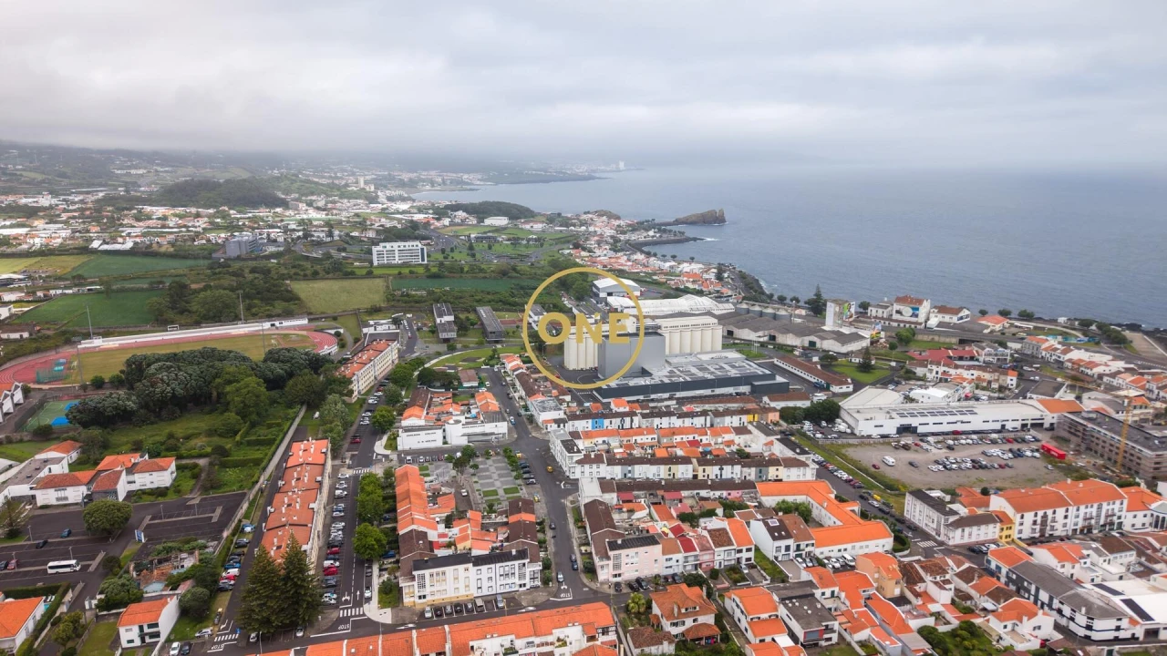Moradia T3 para Venda em Ponta Delgada (São Pedro) Foto 25