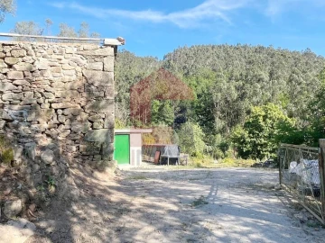 Moradia T1 para Venda em Pico de Regalados, Gondiães e Mós
