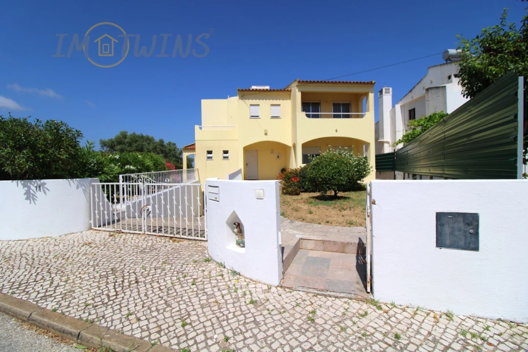 Moradia T4 para Venda em Portimão Foto 1