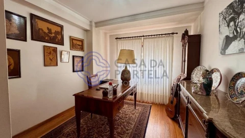 Apartamento T3 para Venda em Mafamude e Vilar do Paraíso