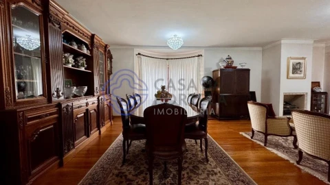 Apartamento T3 para Venda em Mafamude e Vilar do Paraíso