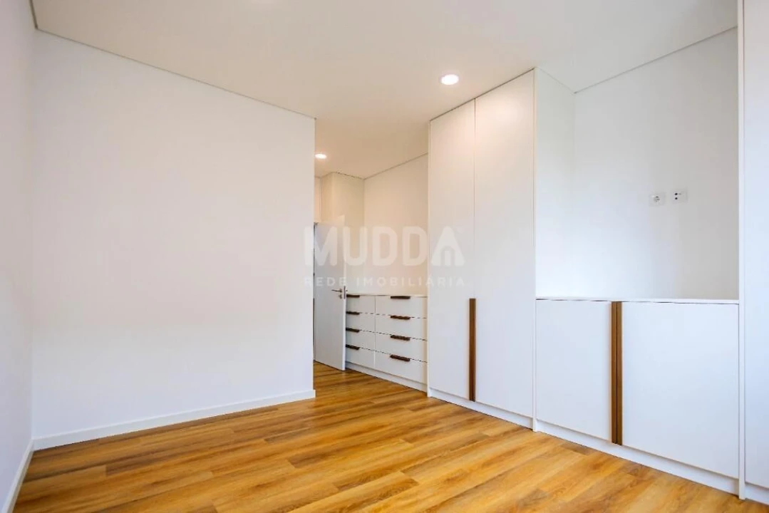 Apartamento T2 para Venda em Esmoriz Foto 17