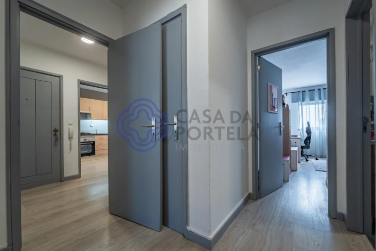 Apartamento T3 para Venda em Vilar de Andorinho Foto 9