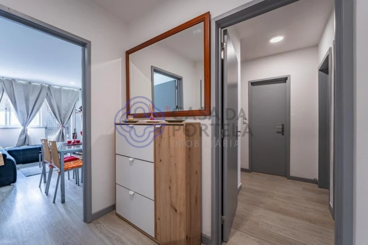 Apartamento T3 para Venda em Vilar de Andorinho Foto 3