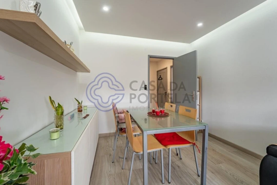 Apartamento T3 para Venda em Vilar de Andorinho Foto 4