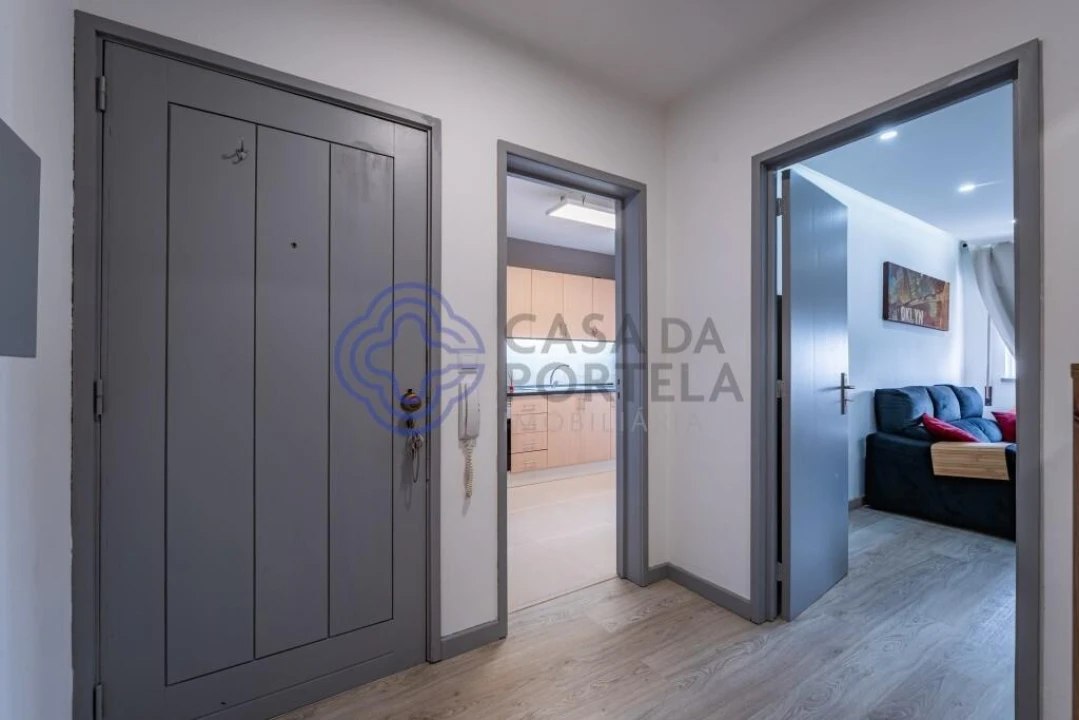 Apartamento T3 para Venda em Vilar de Andorinho Foto 2