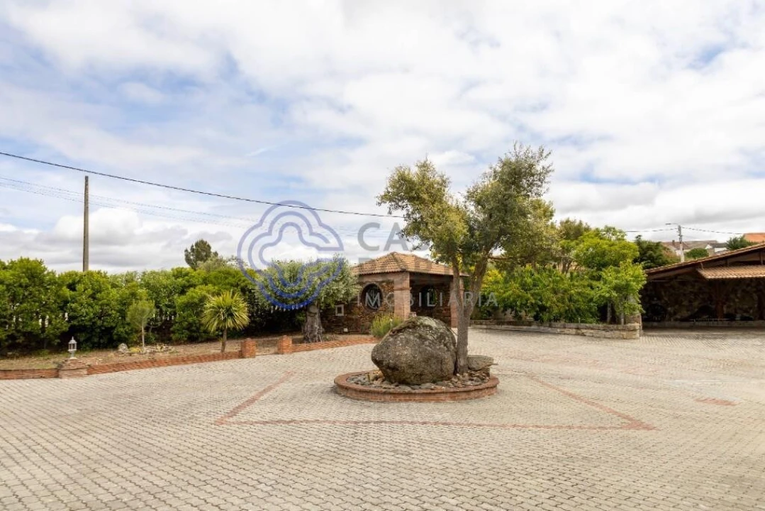 Moradia T6 para Venda em Vimioso Foto 30