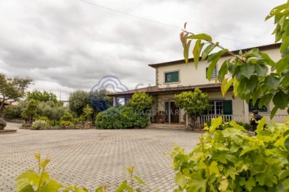 Moradia T6 para Venda em Vimioso