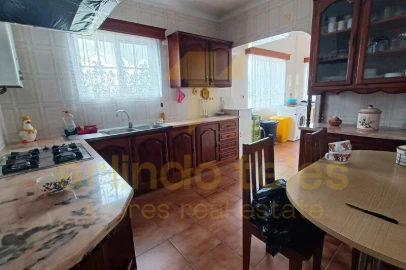 Moradia T5 para Venda em Norte Grande (Neves)