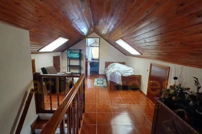 Moradia T5 para Venda em Norte Grande (Neves)