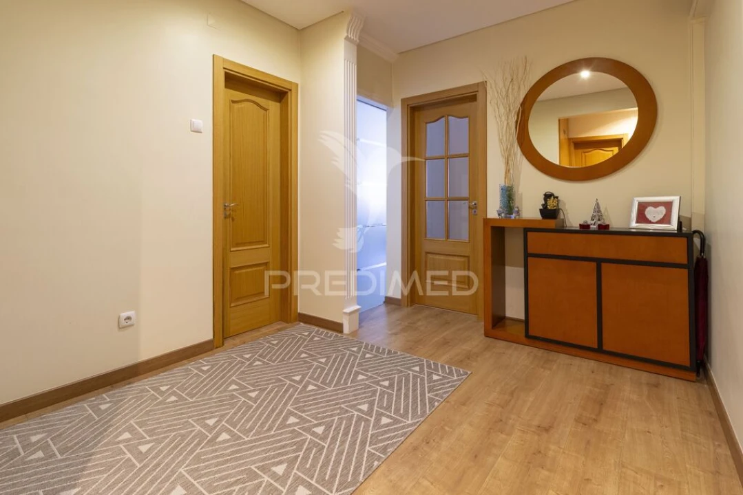 Apartamento T3 para Venda em Almada, Cova da Piedade, Pragal e Cacilhas Foto 1