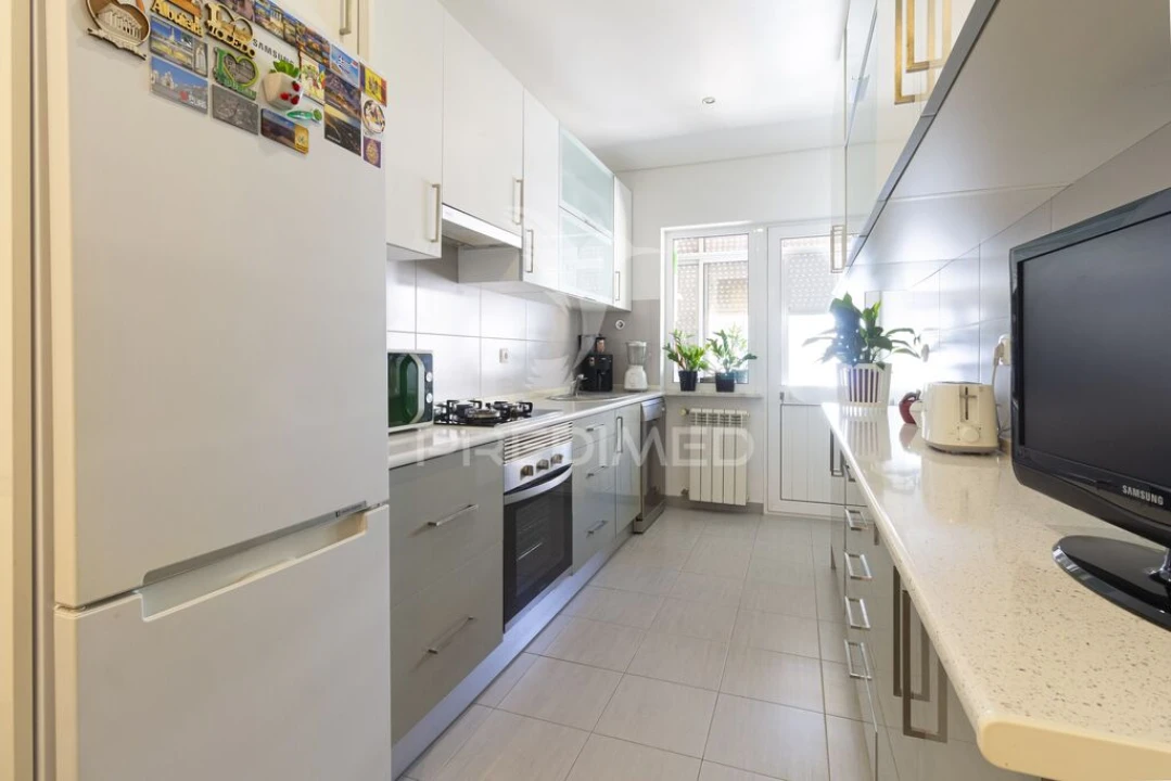 Apartamento T3 para Venda em Almada, Cova da Piedade, Pragal e Cacilhas Foto 3