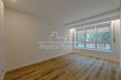 Apartamento T4 para Venda em Póvoa de Varzim, Beiriz e Argivai