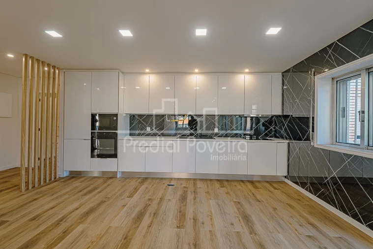 Apartamento T4 para Venda em Póvoa de Varzim, Beiriz e Argivai Foto 3