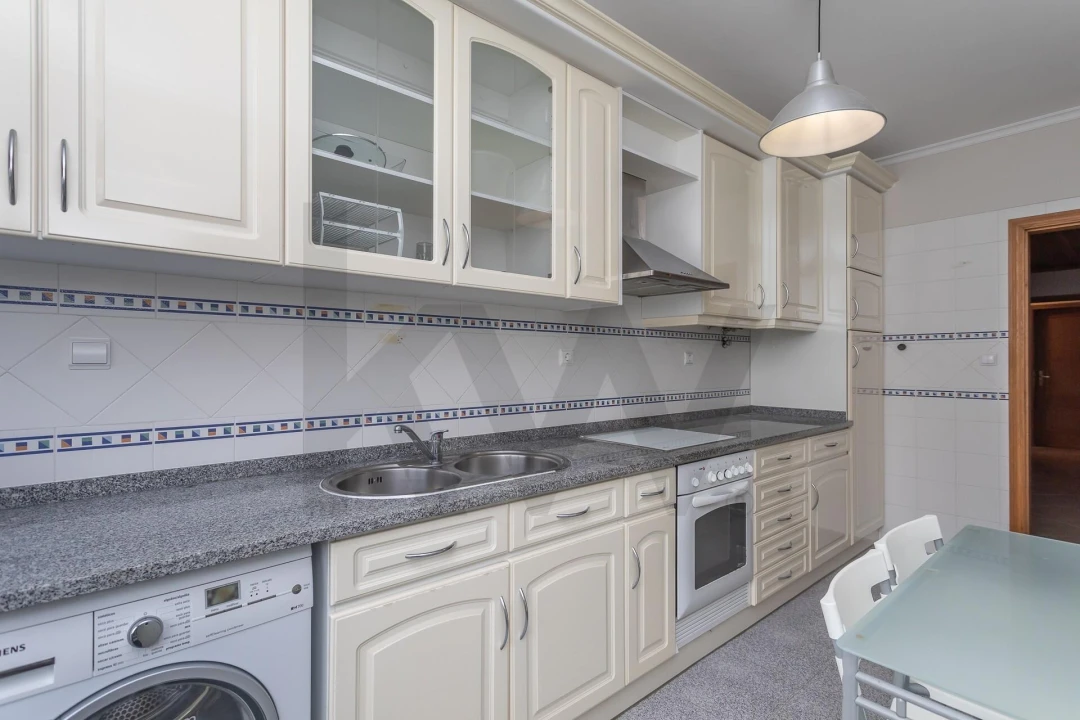 Apartamento T2 para Venda em Caparica e Trafaria Foto 11
