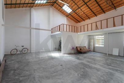 Armazém para Arrendamento em Arroios