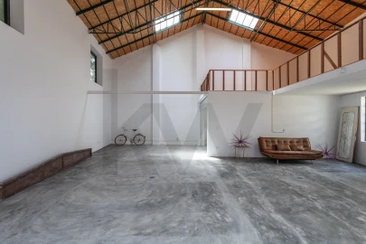 Armazém para Arrendamento em Arroios