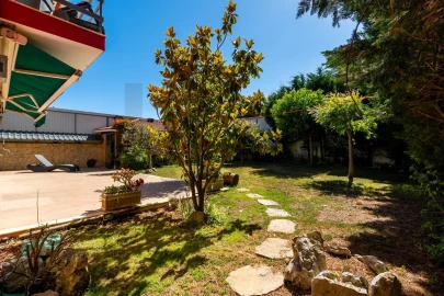 Moradia T3 para Venda em Queluz e Belas