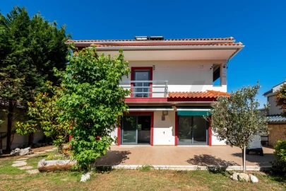 Moradia T3 para Venda em Queluz e Belas