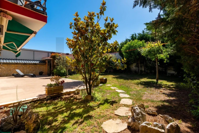 Moradia T3 para Venda em Queluz e Belas Foto 43