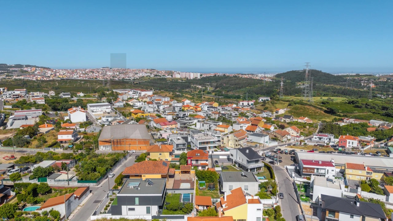 Moradia T3 para Venda em Queluz e Belas Foto 55