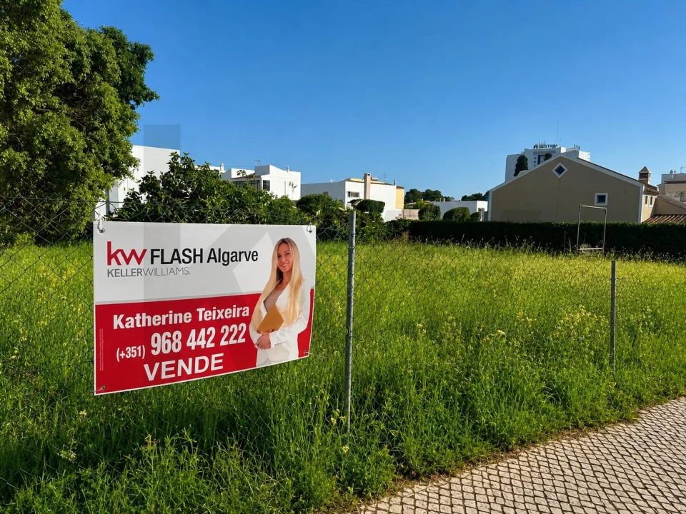 Terreno para Venda em Alvor Foto 1