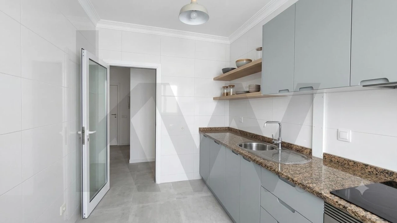 Apartamento T2 para Venda em Cabeça Santa Foto 3