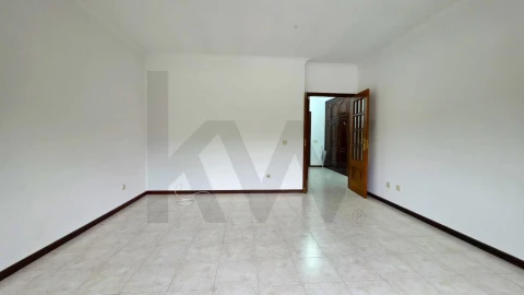 Apartamento T2 para Venda em Cabeça Santa
