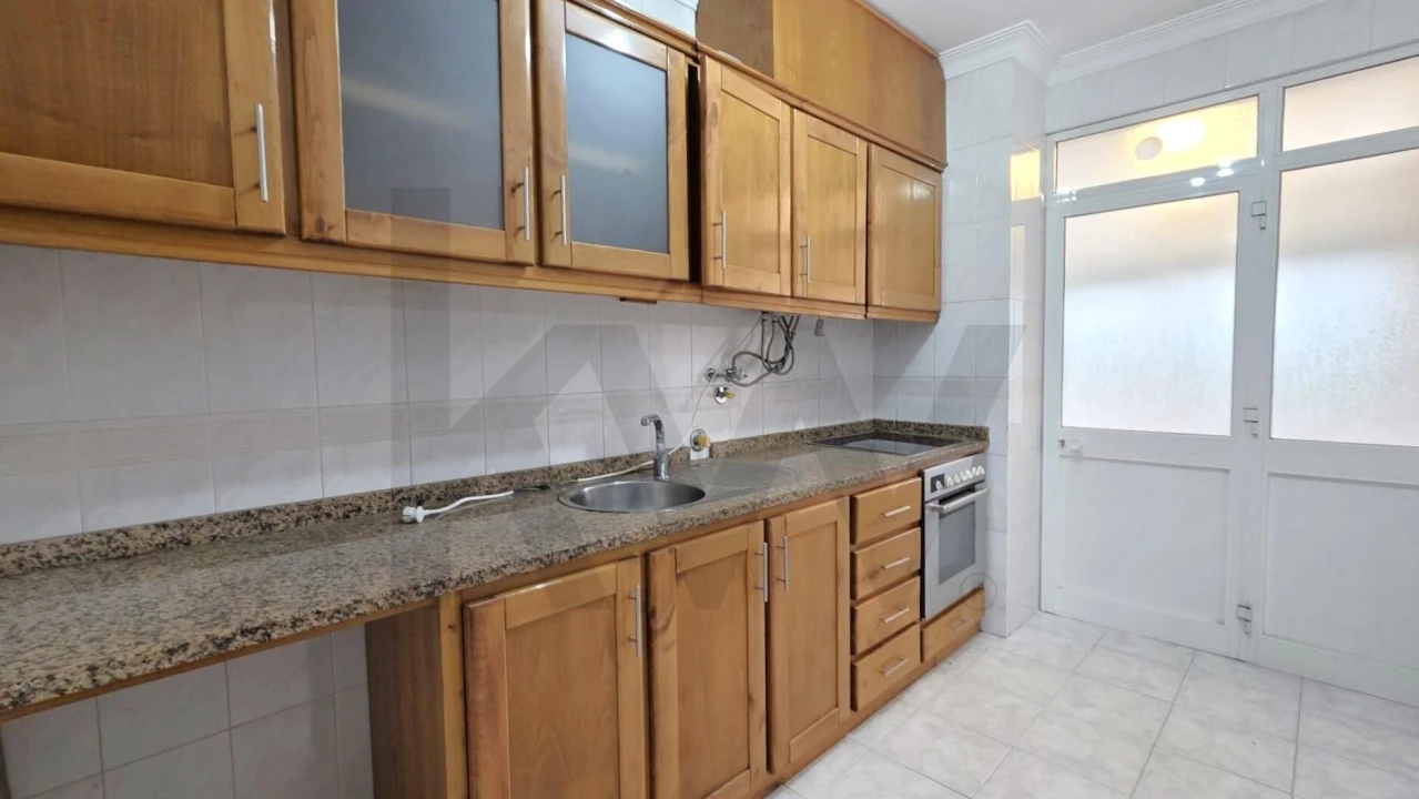 Apartamento T2 para Venda em Cabeça Santa Foto 18