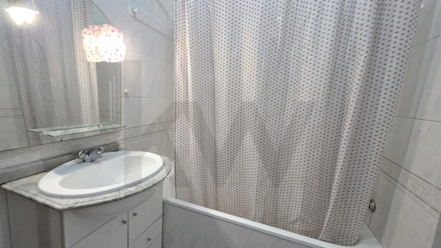 Apartamento T2 para Venda em Cabeça Santa Foto 28