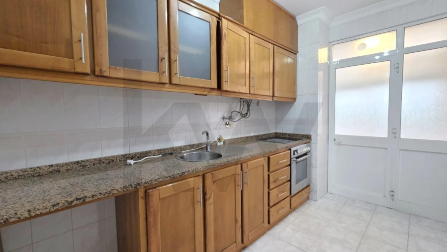 Apartamento T2 para Venda em Cabeça Santa Foto 18