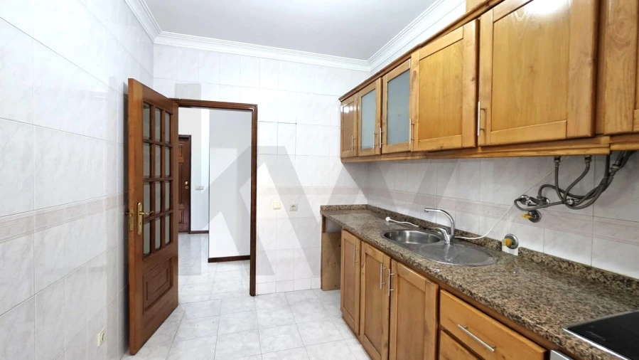 Apartamento T2 para Venda em Cabeça Santa Foto 17