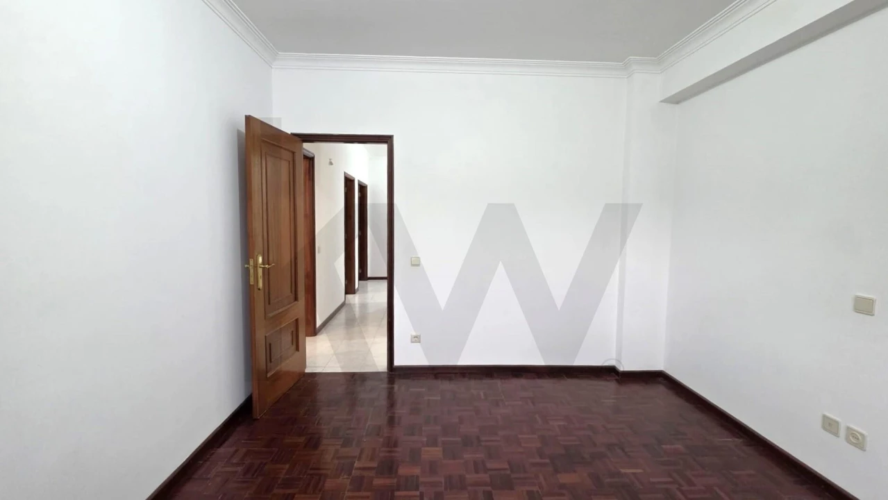 Apartamento T2 para Venda em Cabeça Santa Foto 16