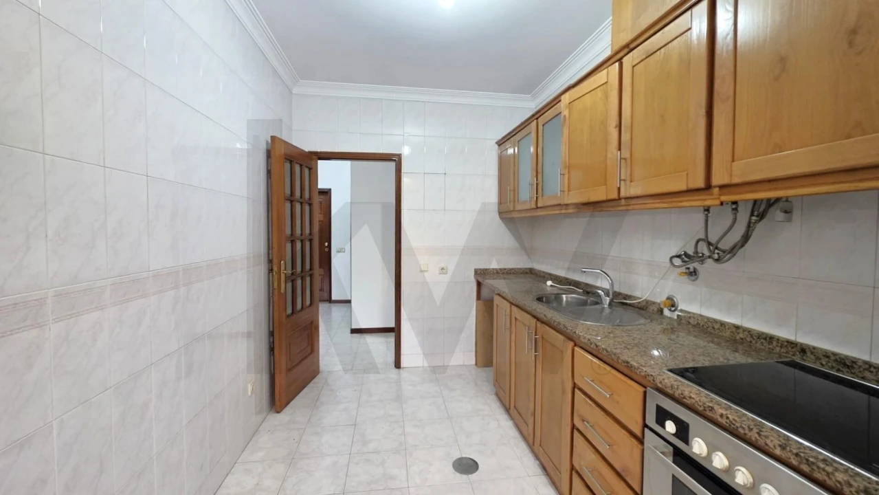 Apartamento T2 para Venda em Cabeça Santa Foto 20