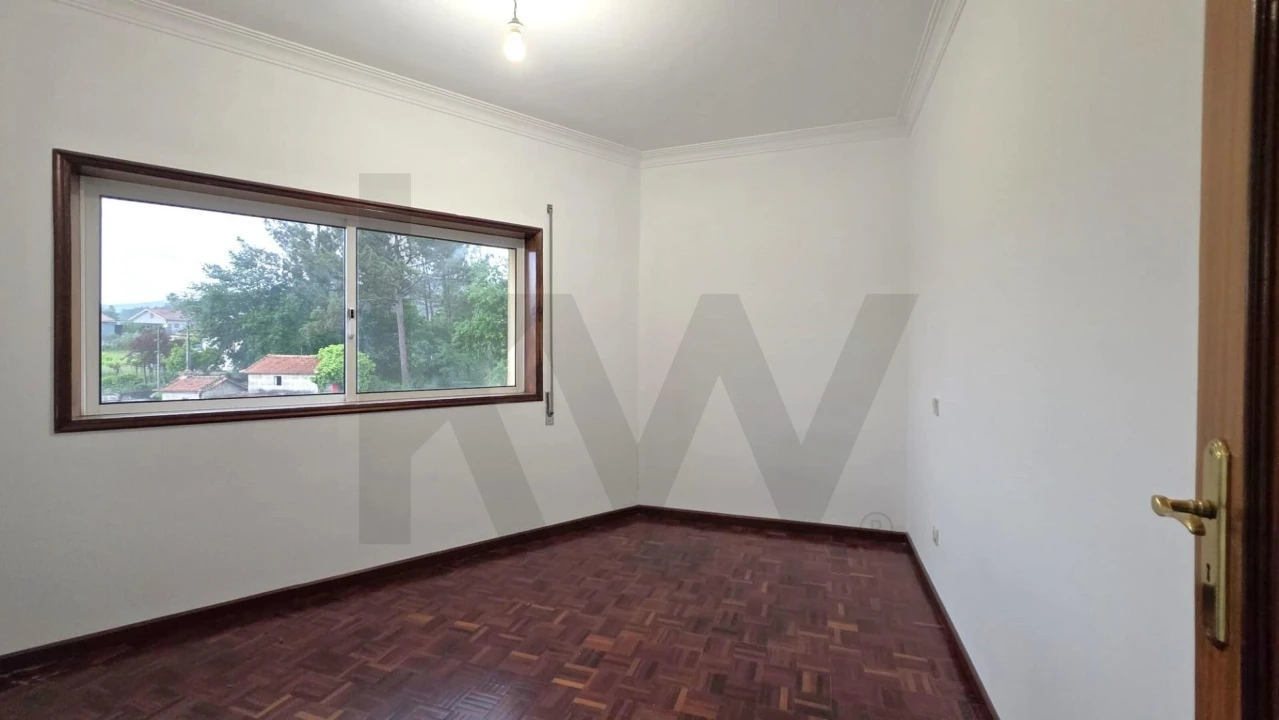 Apartamento T2 para Venda em Cabeça Santa Foto 13