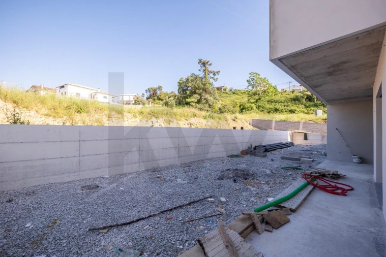 Moradia T4 para Venda em Eiras e São Paulo de Frades Foto 24