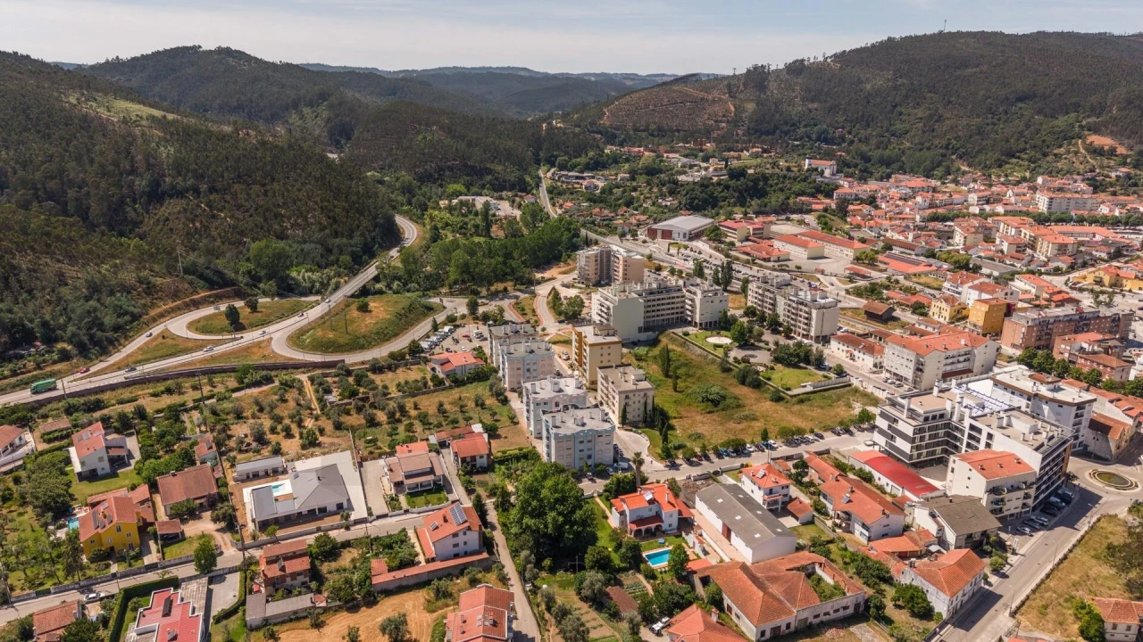 Apartamento T2 para Venda em Miranda do Corvo Foto 25
