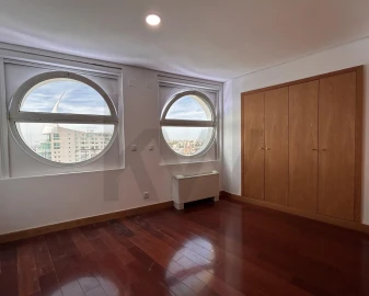 Apartamento T2 para Arrendamento em Olivais
