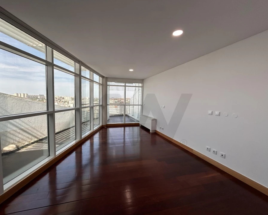 Apartamento T2 para Arrendamento em Olivais Foto 3