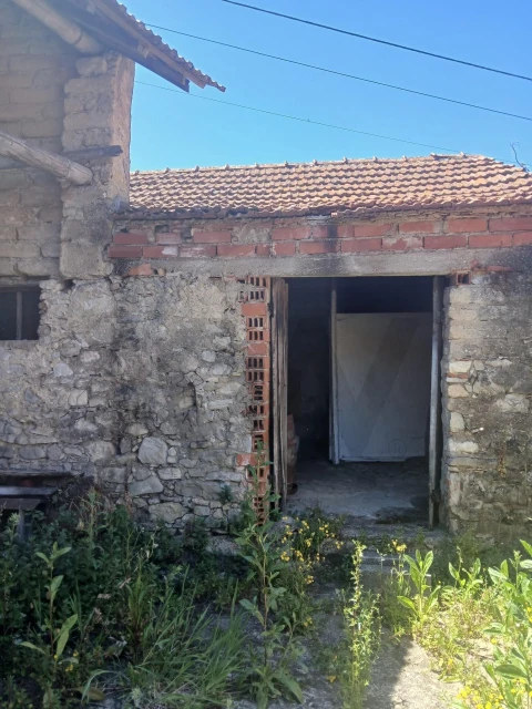 Moradia T3 para Venda em Ourentã