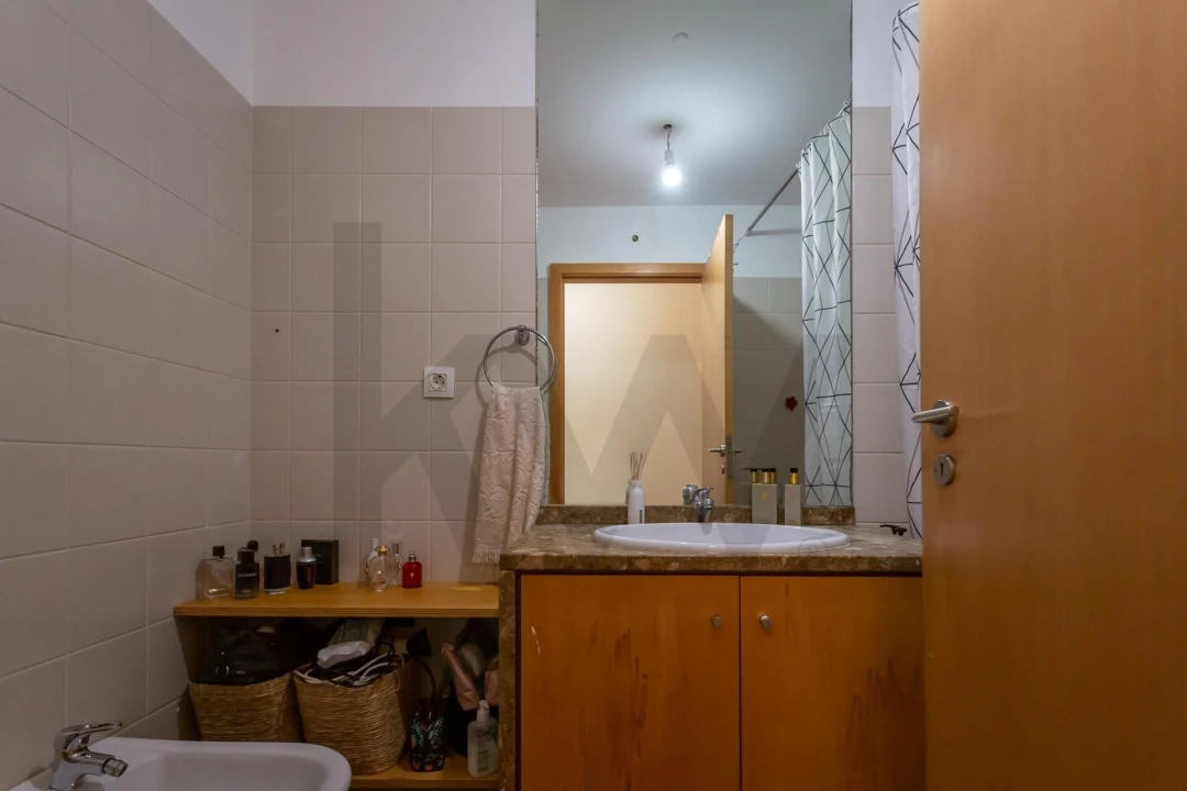 Apartamento T2 para Arrendamento em Lumiar Foto 14